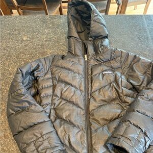 Patagonia Black Hooded down Jacket women’s small